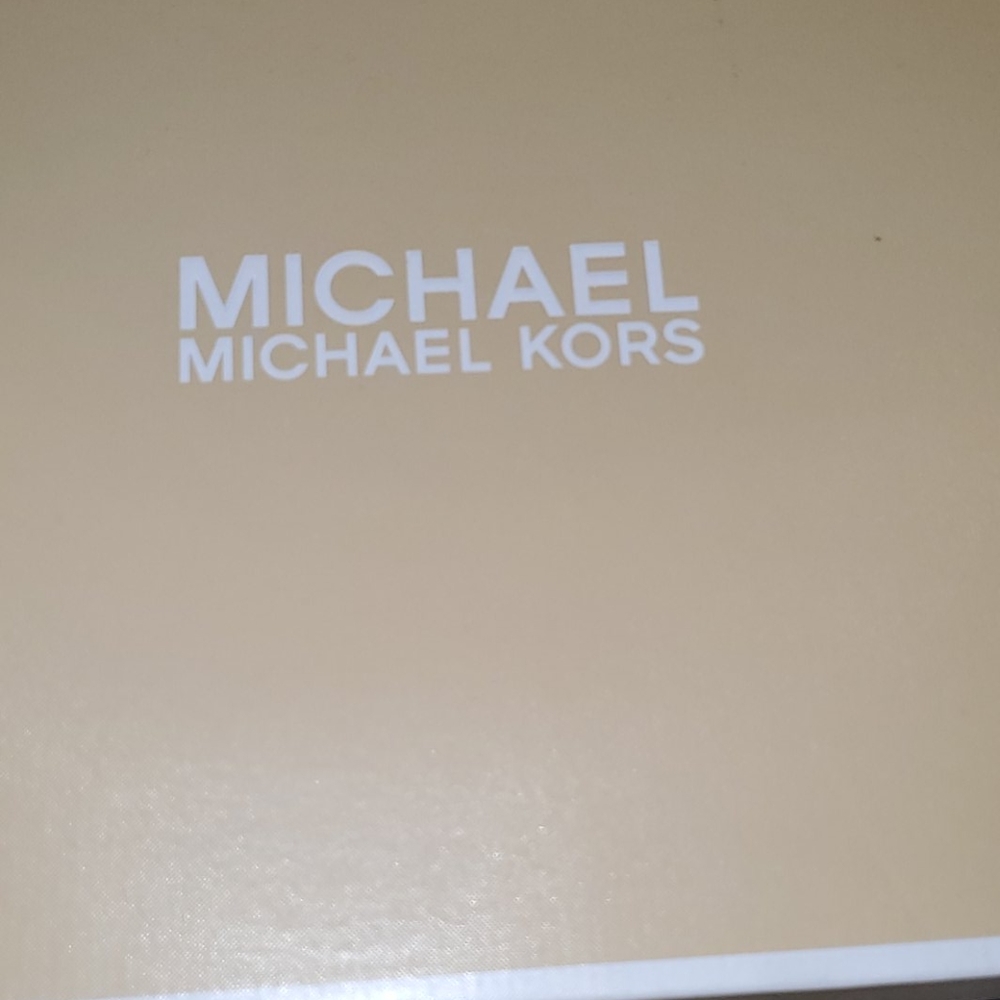 Michael Kors - Picture 3 of 5